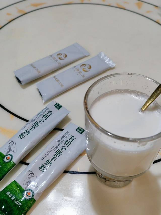 小假期马上就要过去了 一杯简单的羊奶🥛 补充节后身体所需营养‼️ 为状态回🩸助力！ 配图
