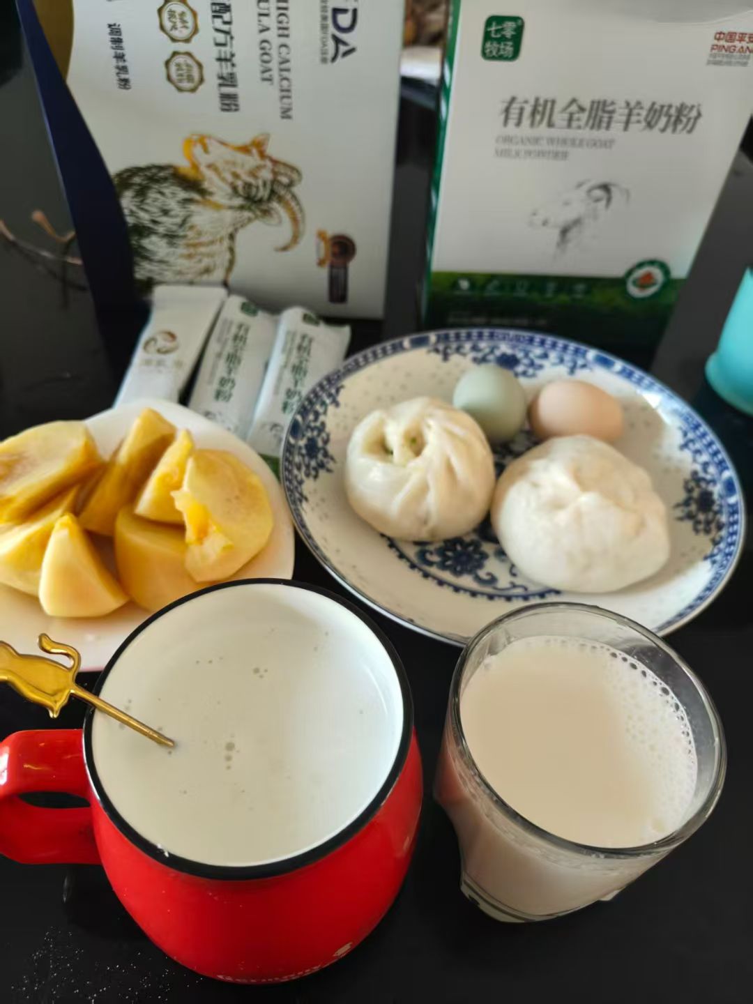 好喝又营养，满分💯！👍 每个人的早餐，都悄悄配上了一杯“咱家于王氏”的醇香羊奶 配图