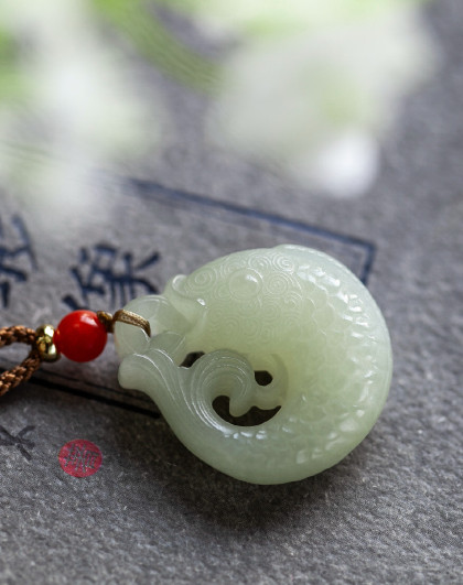 【老料精品】天然青海料和田玉吊坠油润青白料连年有余玉坠附证书