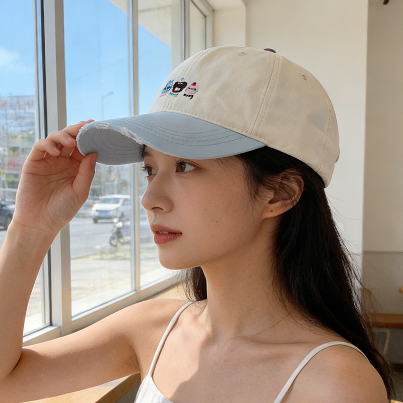 日系可爱小动物刺绣鸭舌帽子女春夏逛街遮阳帽百搭显脸小棒球帽子