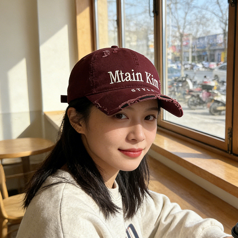 美式破洞牛仔棒球帽女潮流字母刺绣短檐鸭舌帽宽檐显脸小防晒帽子