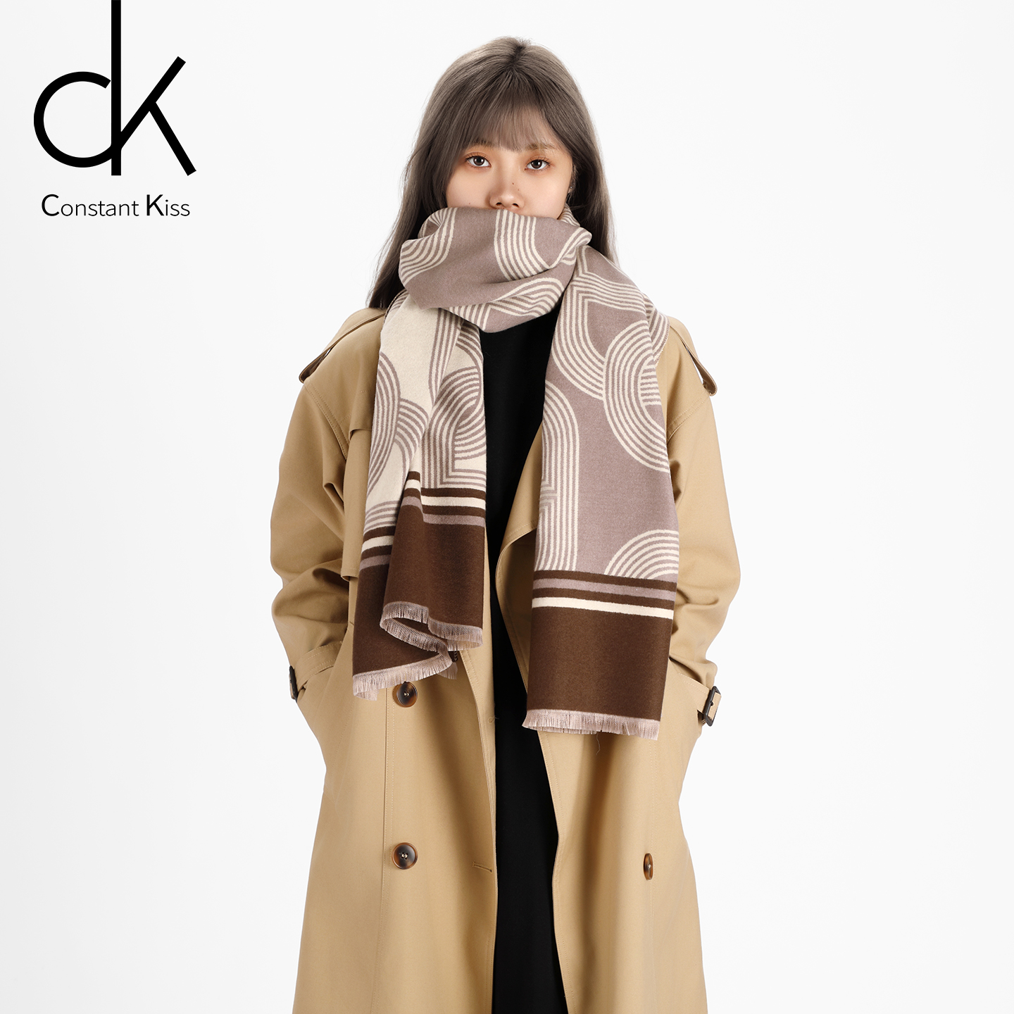 CK摩登几何暖绒围巾环链几何是时光织就的艺术肌理让每一次转身都成风景