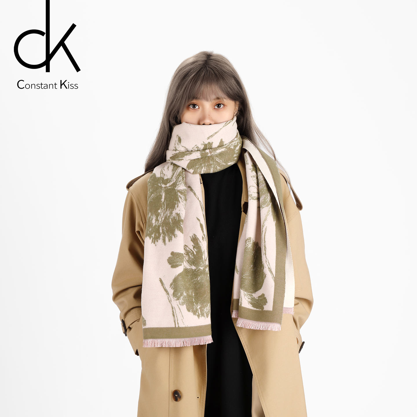 CK花漾墨韵暖绒围巾水墨花绘是笔尖晕染的诗意日常穿搭的温柔气息