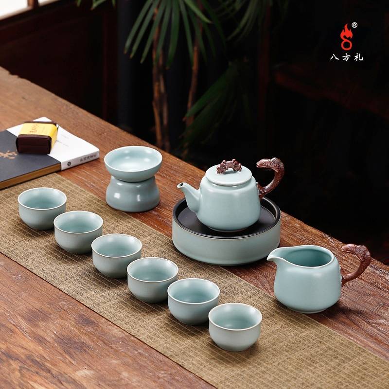 八方礼鱼跃龙门11入茶具（豆青）