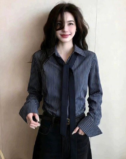 法式高级感通勤条纹收腰2026春季新款设计感修身显瘦女式衬衫