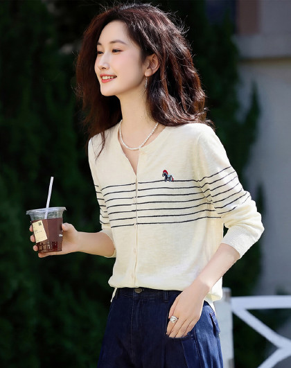 【小马刺绣针织衫外套】26春夏圆领条纹知性风短款针织女式开衫