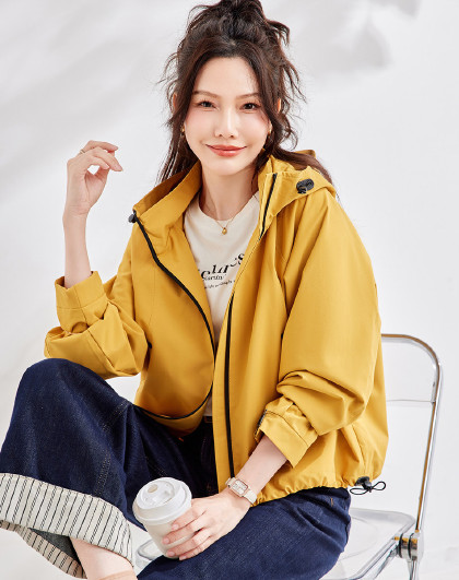 春款连帽夹克外套2026新款女春季防风休闲户外运动休闲潮流